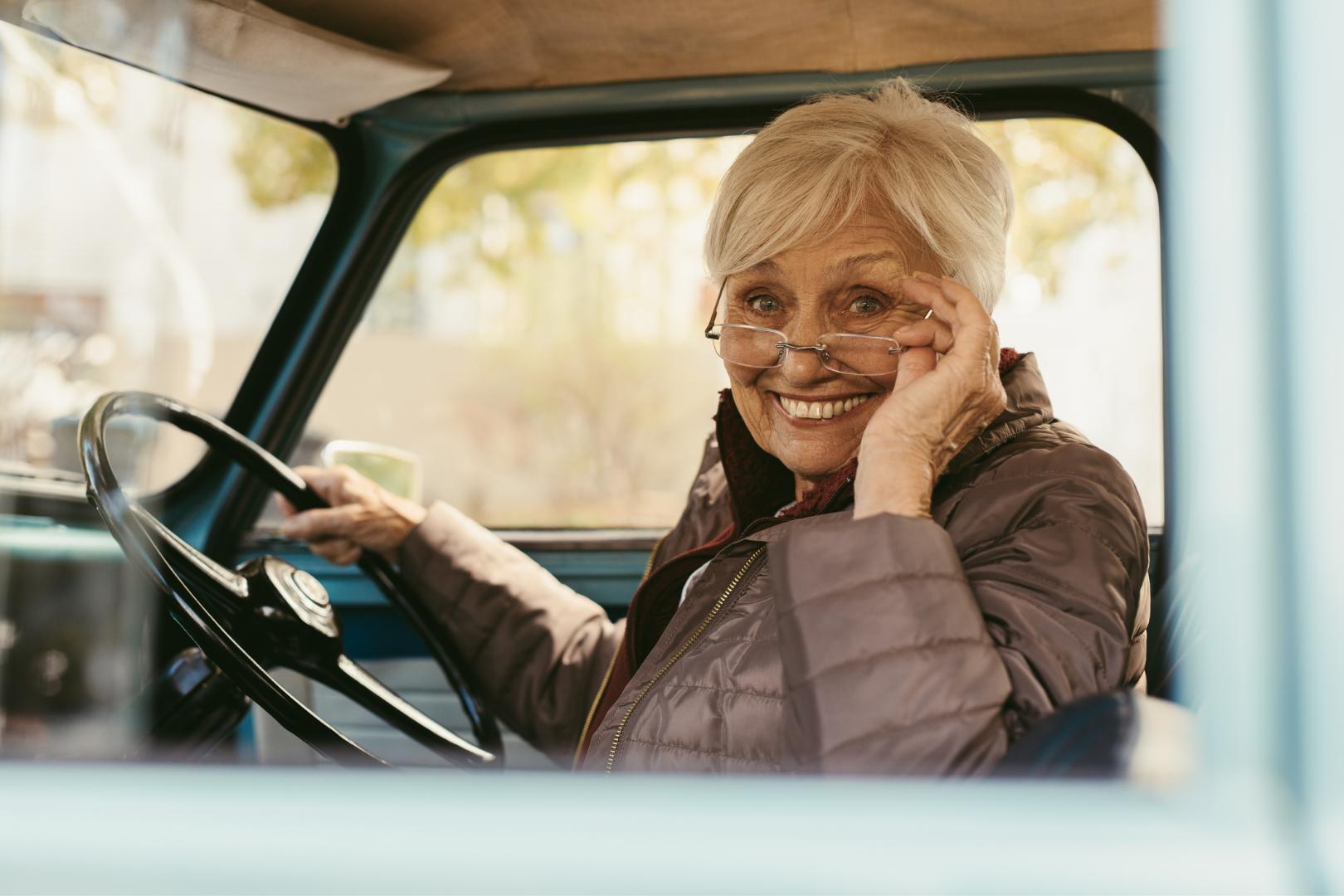 Patente di guida e test della vista: quando sono necessari gli occhiali?